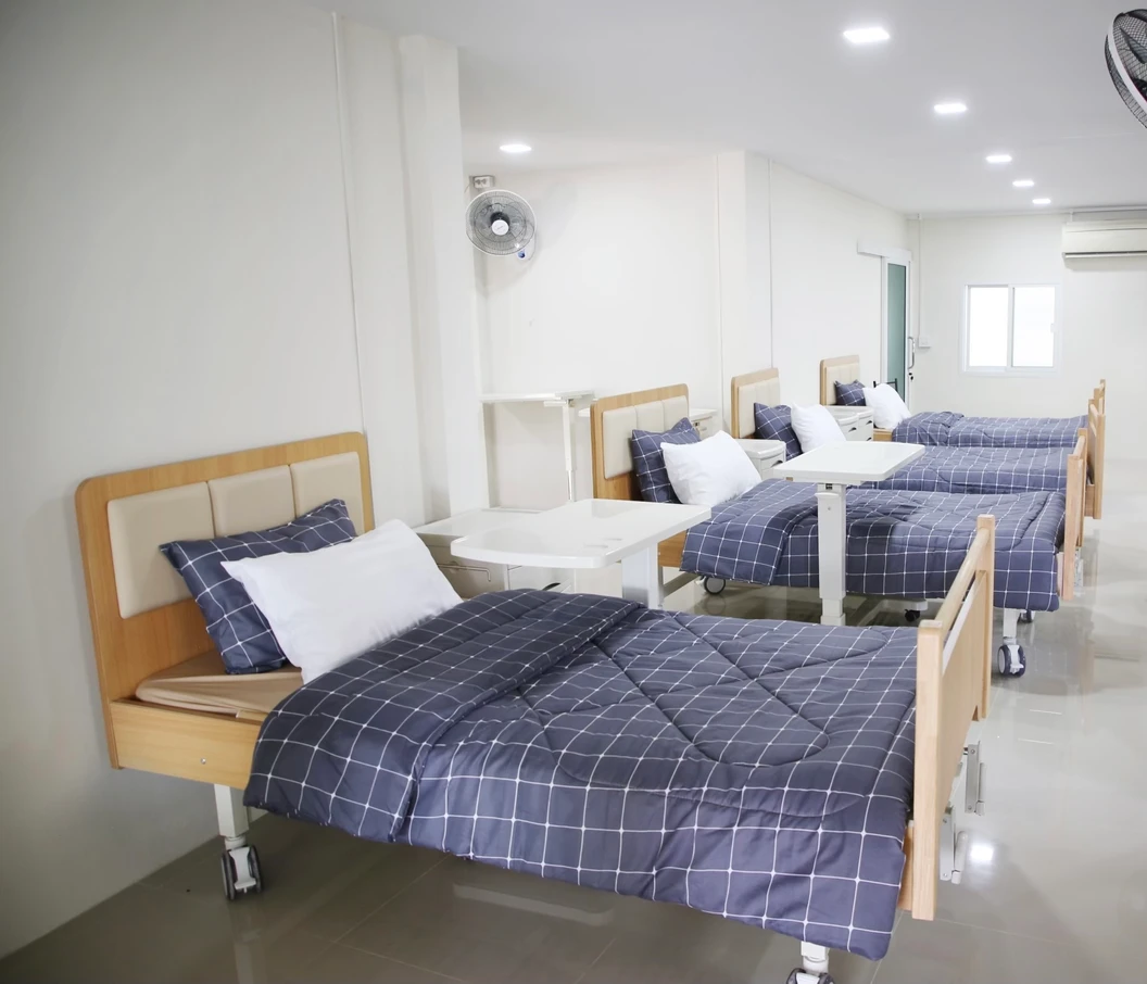 บริการห้องพักเพื่อฟื้นฟูดูแลผู้สูงอายุ หรือผู้ป่วยติดเตียง แบบห้องรวม 4 เตียง ระยะเวลา 1 เดือน