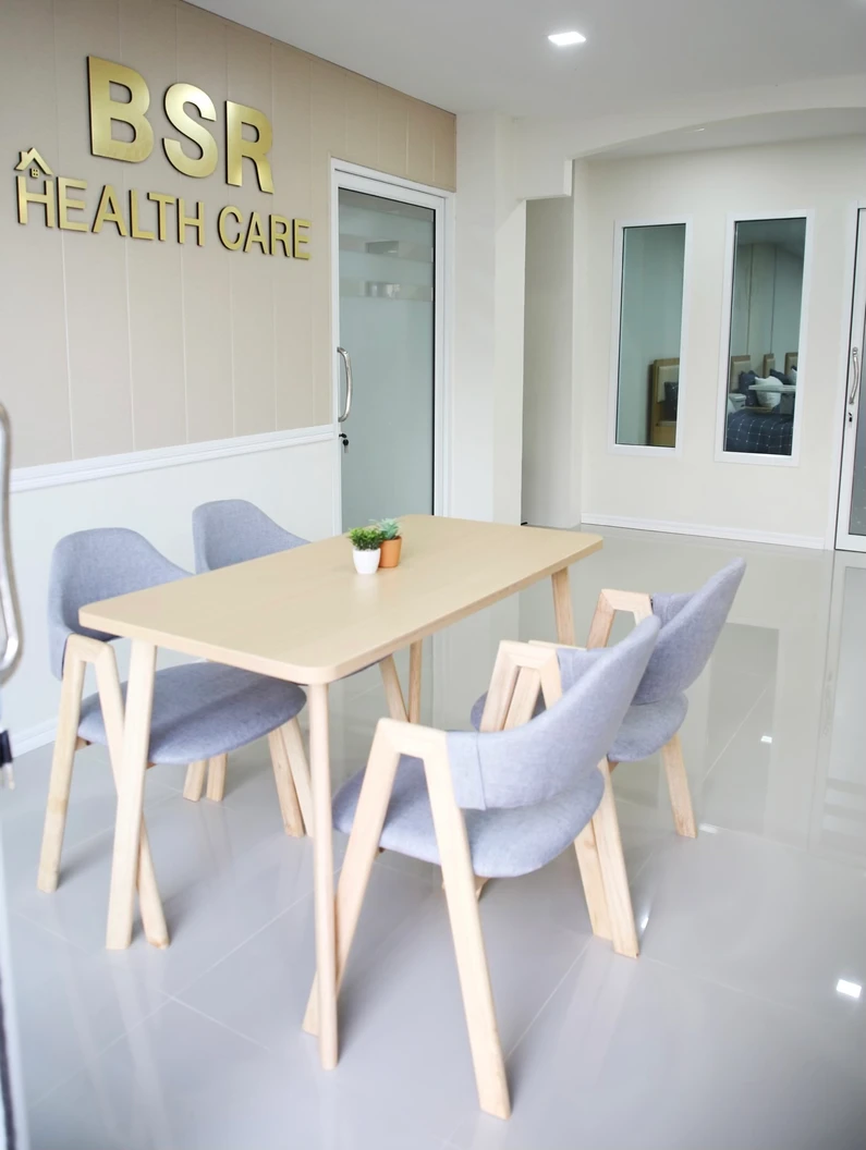 บริการห้องพักเพื่อฟื้นฟูดูแลผู้สูงอายุ หรือผู้ป่วยติดเตียง แบบห้องรวม 4 เตียง ระยะเวลา 1 เดือน