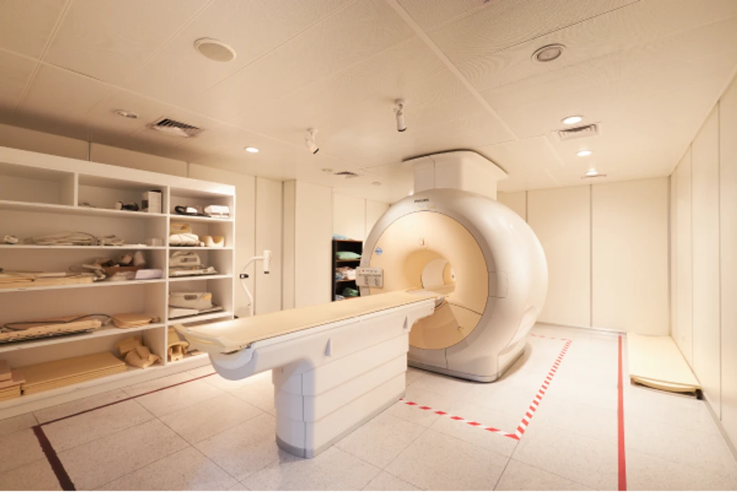 ตรวจข้อไหล่ซ้าย ด้วยคลื่นแม่เหล็กไฟฟ้า (MRI LT Shoulder)