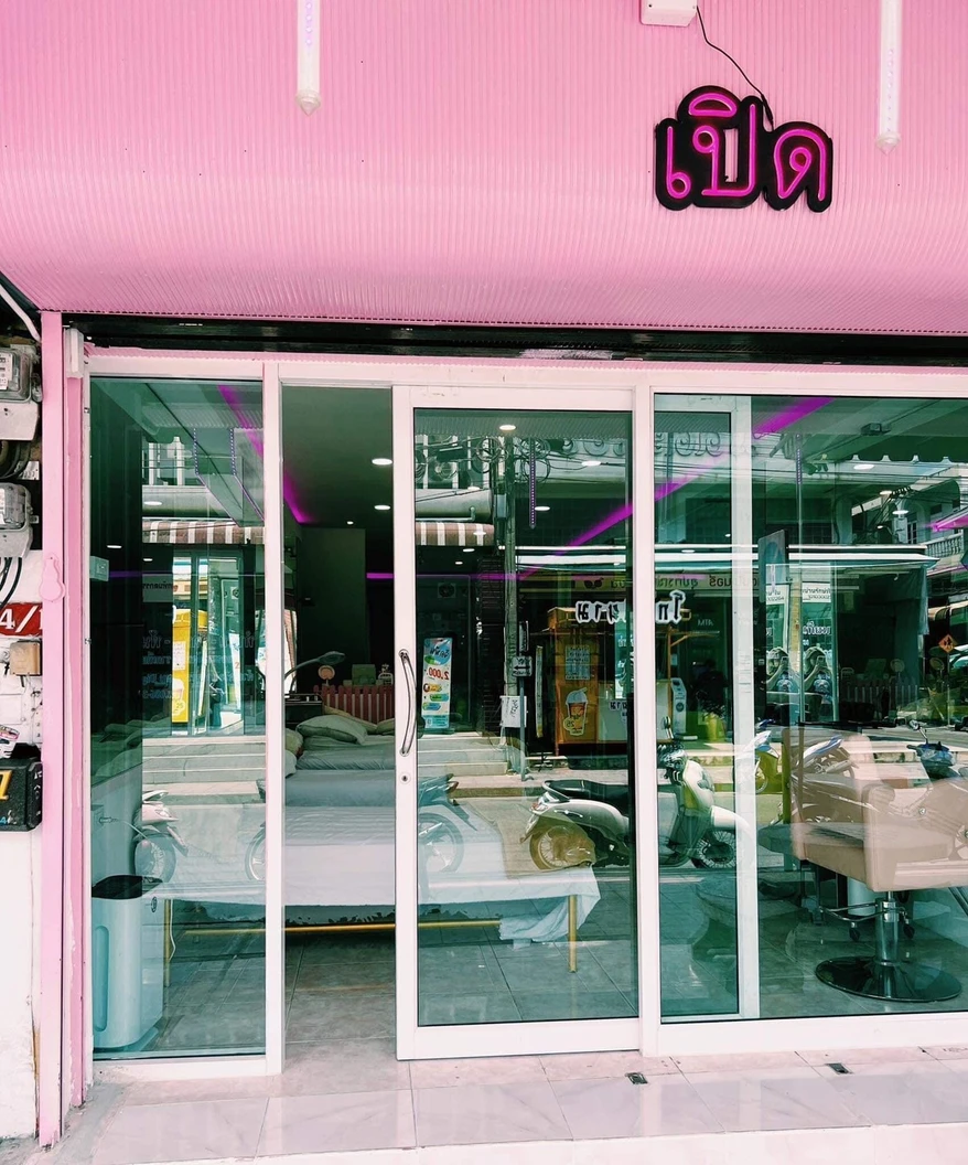 สักคิ้วลายเส้น 3 มิติ 2 ข้าง 1 ครั้ง