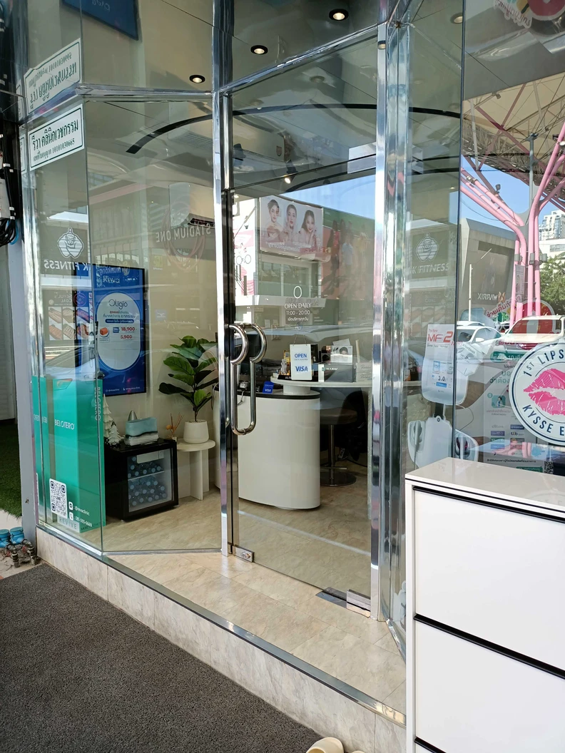คอร์สกำจัดขน Hollywood ด้วย Triplex Diode Laser 6 ครั้ง สำหรับผู้หญิงหรือผู้ชาย