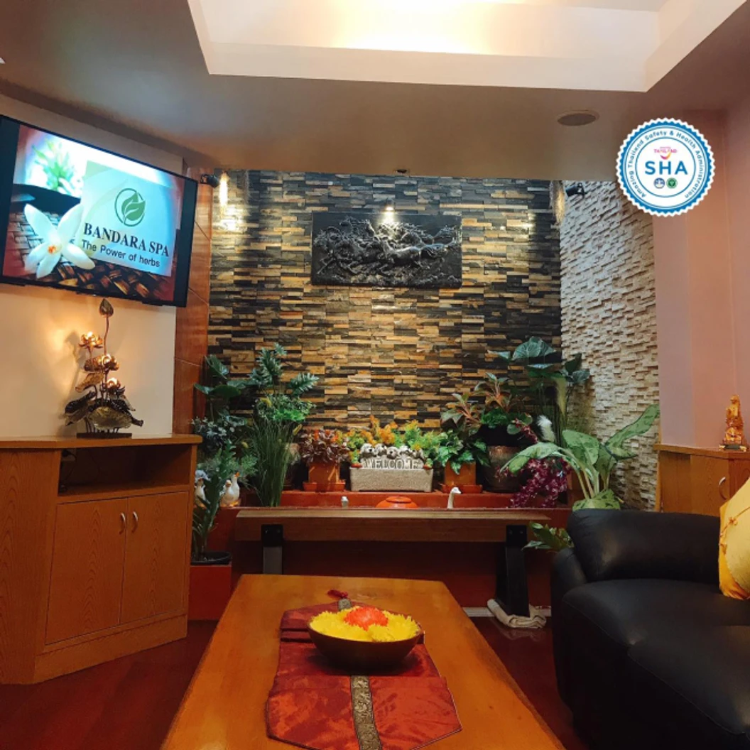 นวดไทย ห้อง VIP 120 นาที 1 ครั้ง (รับบริการเฉพาะวันจันทร์-ศุกร์ เวลา 10.00-14.00 น.)