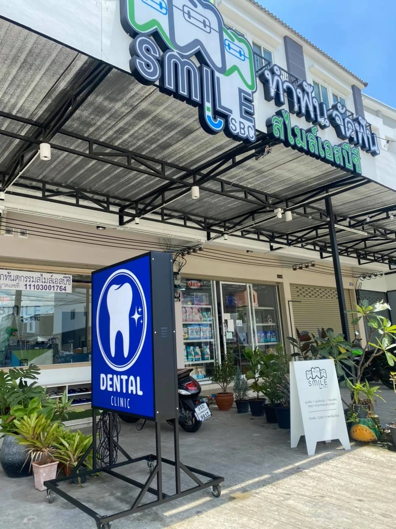 ทำรากฟันเทียม ยี่ห้อ Osstem พร้อมทำครอบฟันเซอร์โคเนีย สำหรับฟัน 1 ซี่