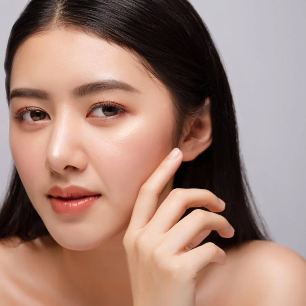 เสริมจมูกด้วยซิลิโคน Implant Grade เทคนิค Recon รองปลายกระดูกอ่อนหลังหูหรือเนื้อเยื่อเทียม สำหรับเคสทำครั้งแรก