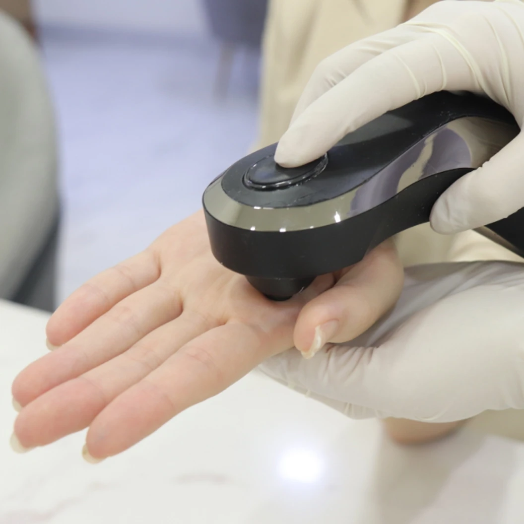 โปรแกรมตรวจวัดแร่ธาตุและโลหะหนักในร่างกาย 37 รายการ ด้วยเครื่อง Oligoscan (ไม่ต้องเจาะเลือด)