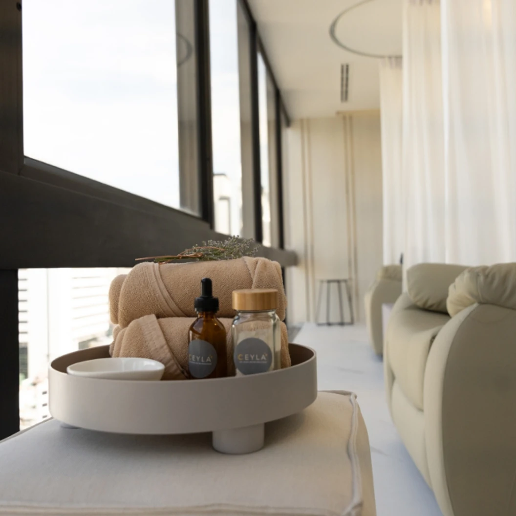 บำบัดเลือดด้วยโอโซน (Ozone Therapy) เสริมภูมิคุ้มกันร่างกาย และตรวจเตรียมความพร้อมการให้สารอาหารหรือวิตามินผ่านหลอดเลือดดำ (Pre IV Lab) 1 ครั้ง