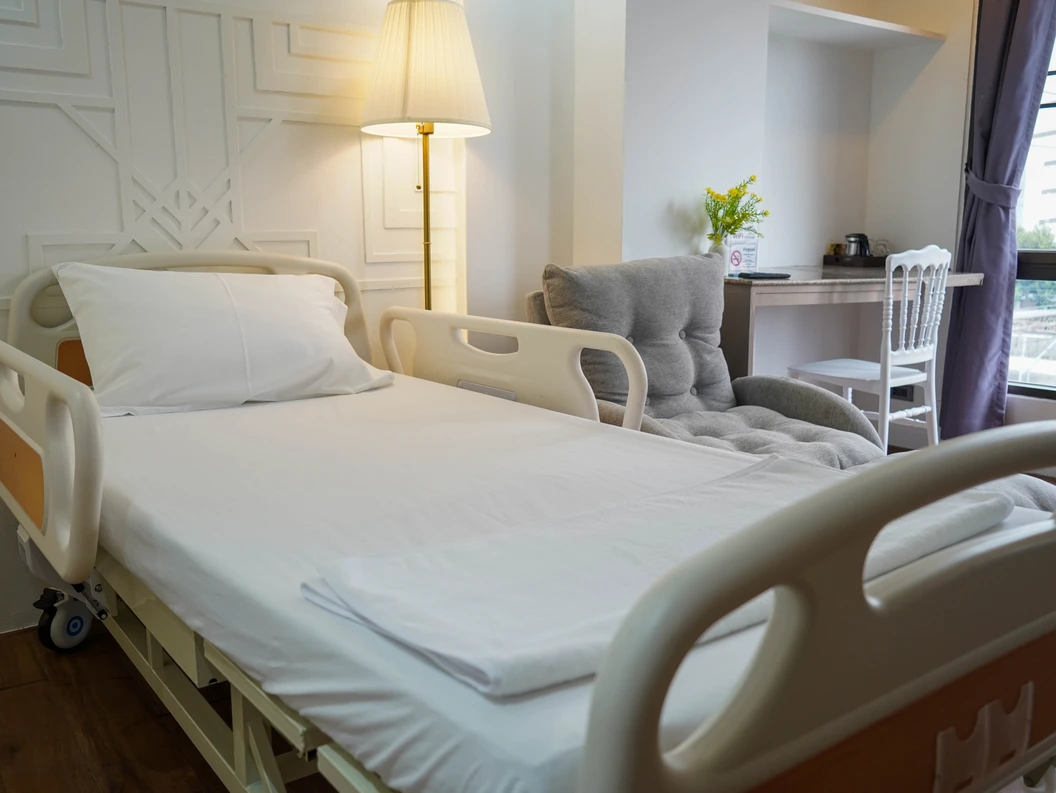 บริการห้องพักเพื่อดูแลผู้สูงอายุและผู้ป่วยหลังพักฟื้น ห้องเดี่ยว (Private Room) ระยะเวลา 1 เดือน