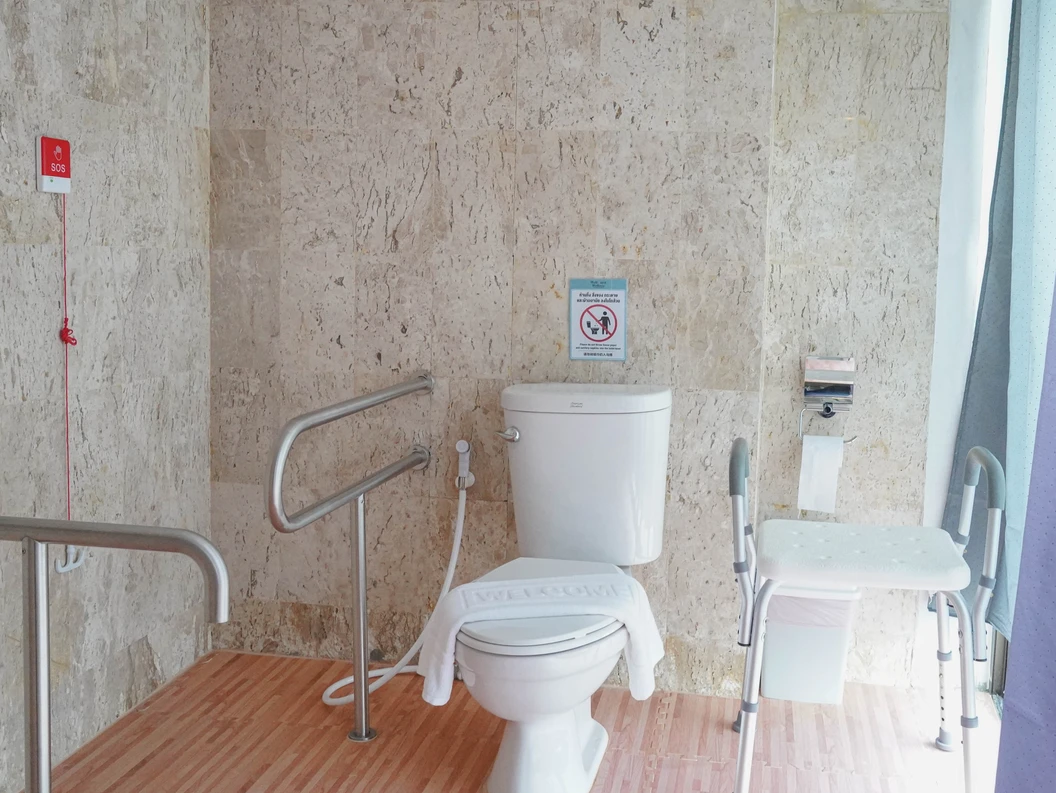 บริการห้องพักเพื่อดูแลผู้สูงอายุและผู้ป่วยหลังพักฟื้น ห้องคู่ 2 เตียง แบบมาเช้า-เย็นกลับ