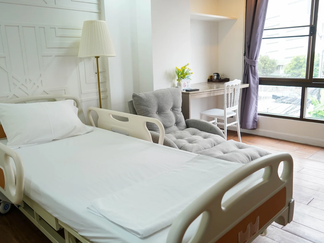บริการห้องพักเพื่อดูแลผู้สูงอายุและผู้ป่วยหลังพักฟื้น ห้องเดี่ยว (VIP Room) ระยะเวลา 1 เดือน