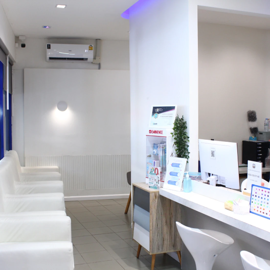 จัดฟันใส Clear Aligner ฟันบนหรือล่าง 1 เดือน (อุปกรณ์ 3 ชิ้น)