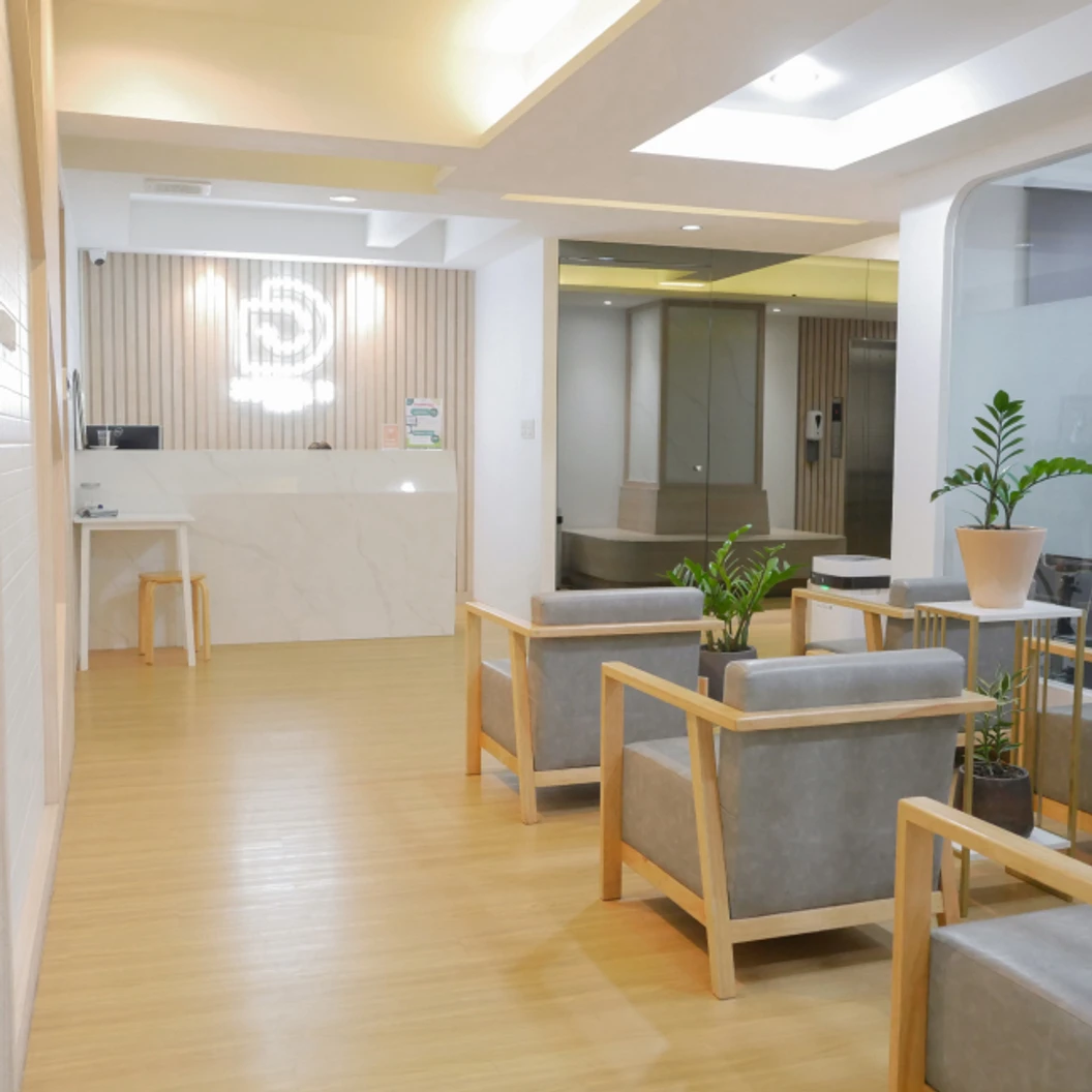 จัดฟันใส Invisalign Essentials ฟันบนและล่าง