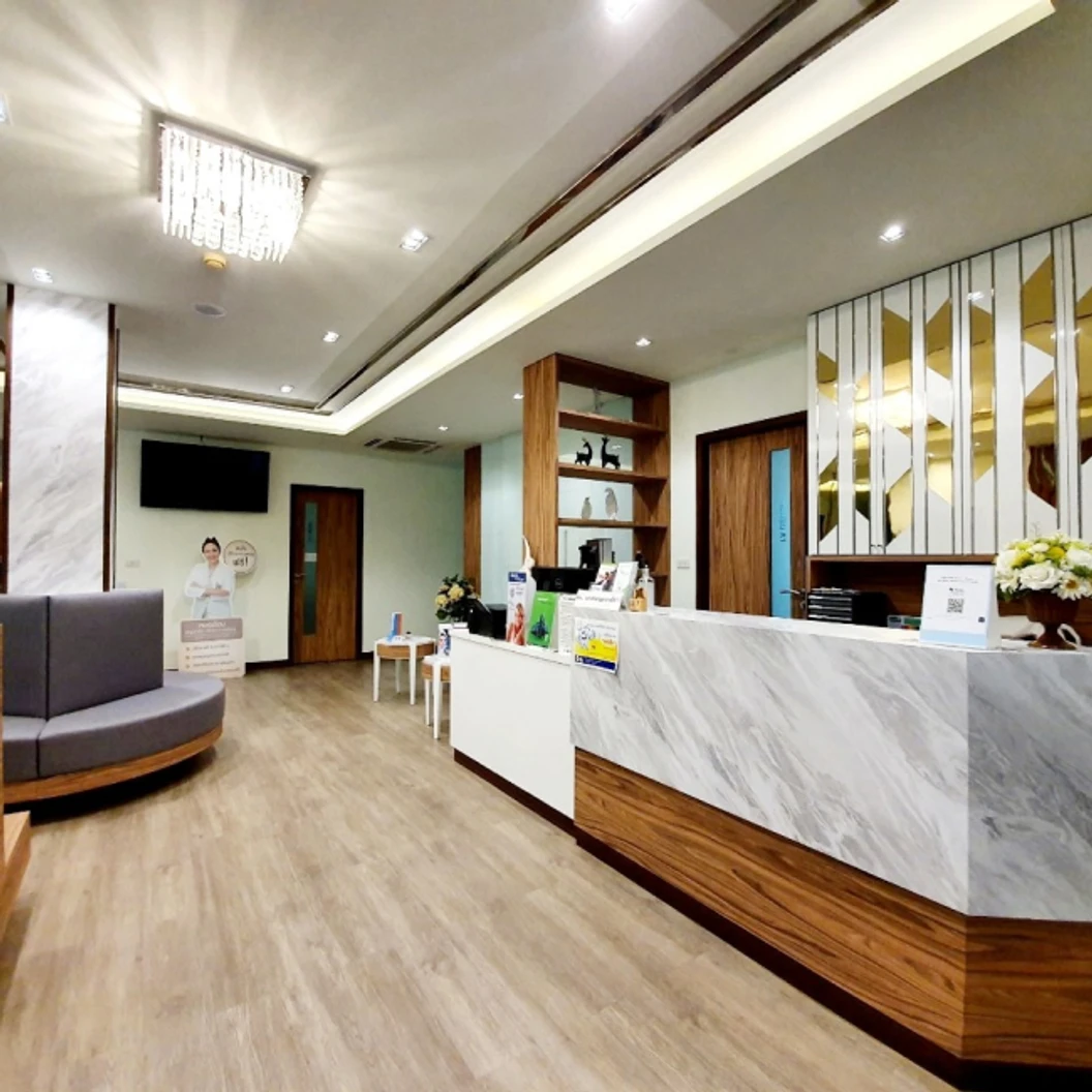 อุดฟัน 3 ด้าน ด้วยวัสดุสีเหมือนฟัน