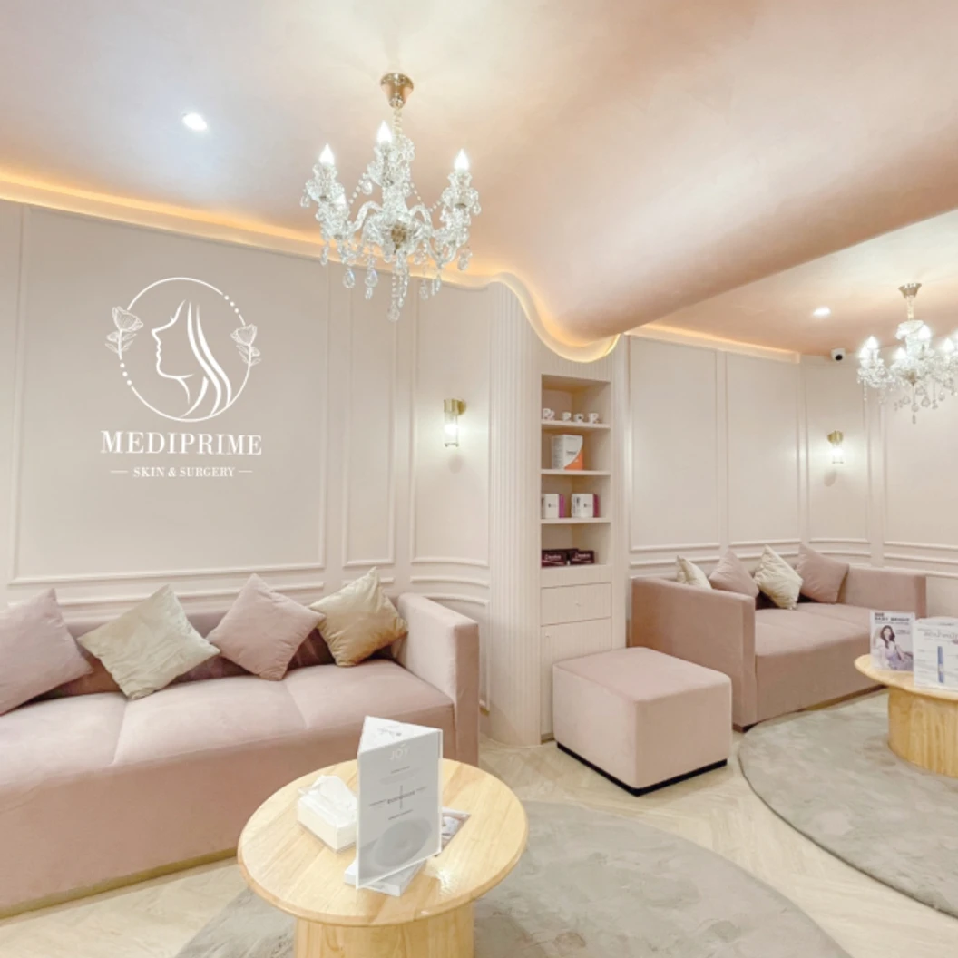 เสริมจมูก ด้วยซิลิโคนอเมริกา เทคนิค Open โดยกระดูกอ่อนซี่โครงปลายไร้ซิลิโคน นอนพักที่ รพ. 1 คืน (ครั้งแรก)