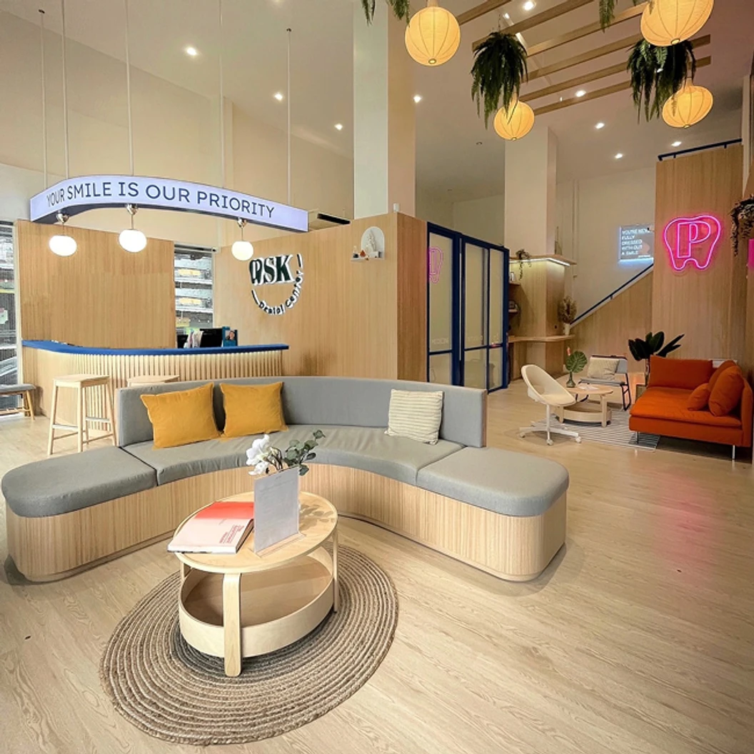 (Exclusive for HDmall) ฟอกสีฟันที่คลินิก ด้วยระบบ Cool Light