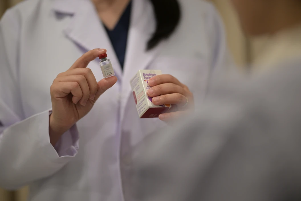 โปรแกรมโบท็อกซ์ จำนวนยูนิตขึ้นอยู่กับแพทย์ประเมิน (เลือก 1 จุด หน้าผาก/หว่างคิ้ว/หางตา)