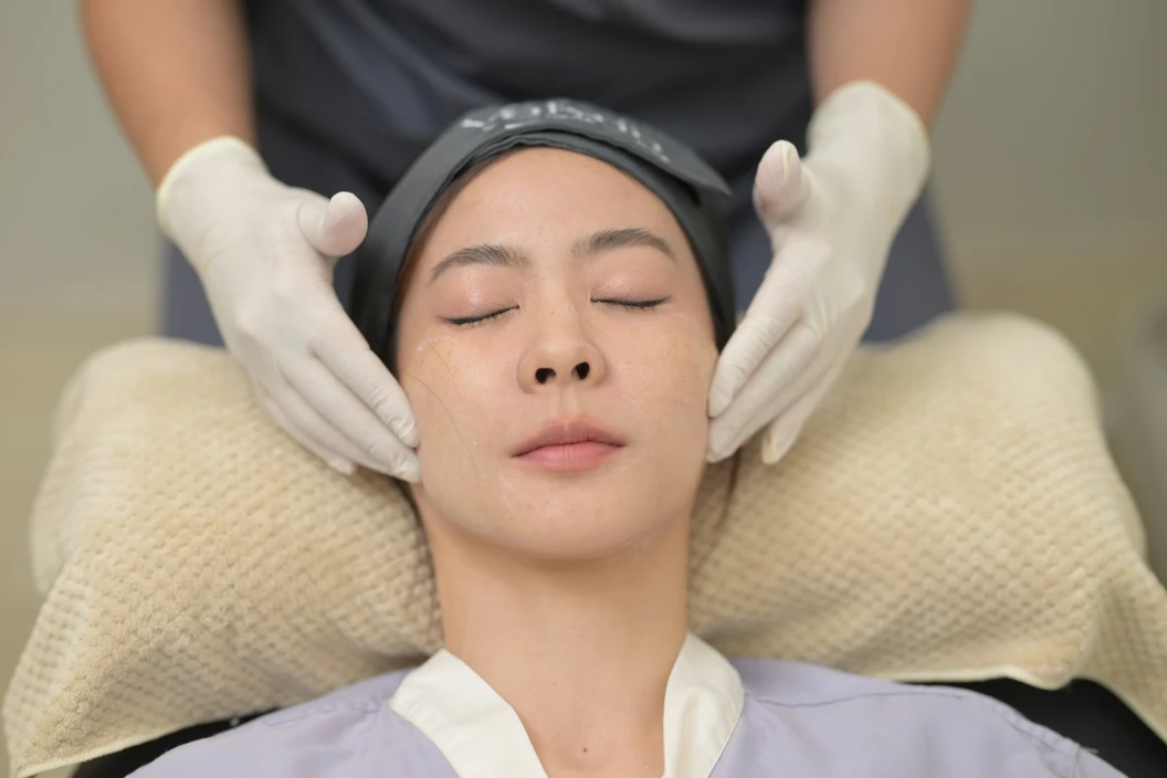 ทำทรีตเมนต์หน้า (Program Treatment Dermalogica) (เลือก 1 สูตร รักษาสิว/หน้าใส)