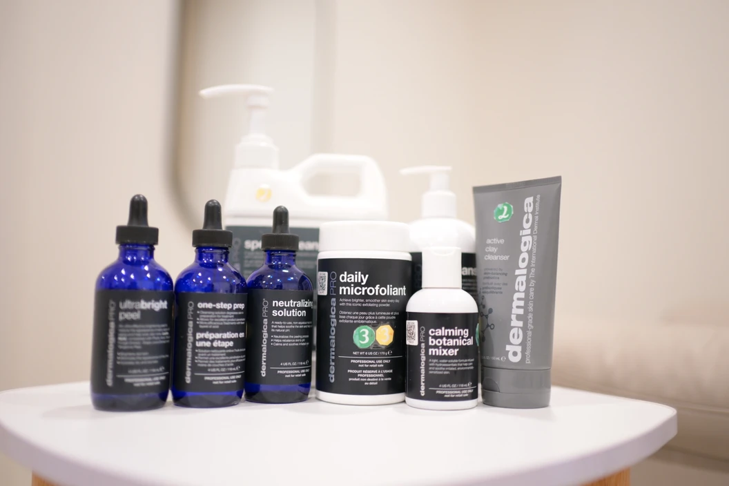 ทำทรีตเมนต์หน้า (Program Treatment Dermalogica) (เลือก 1 สูตร รักษาสิว/หน้าใส)