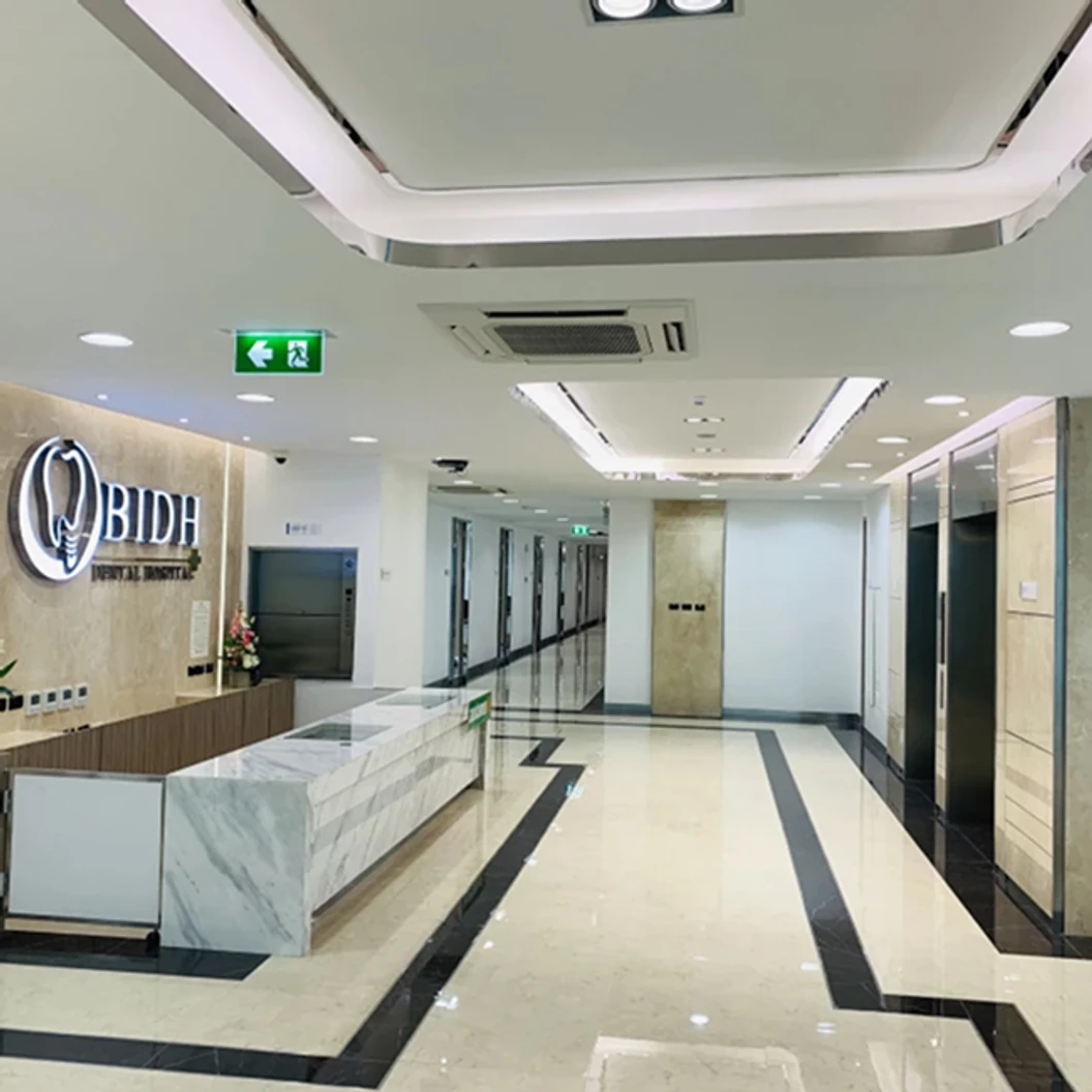 อุดฟัน 1 ด้าน ด้วยวัสดุสีเหมือนฟัน