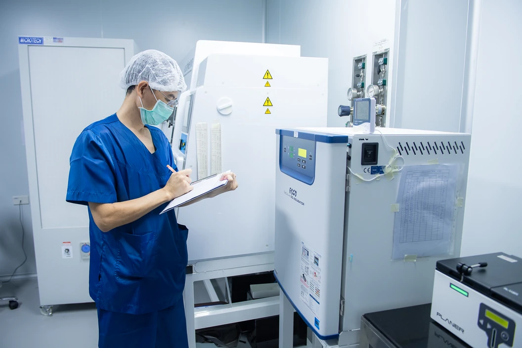 ฝากไข่ (Egg Freezing) กระตุ้นไข่ เก็บไข่ แช่แข็งไข่ 20 ฟอง