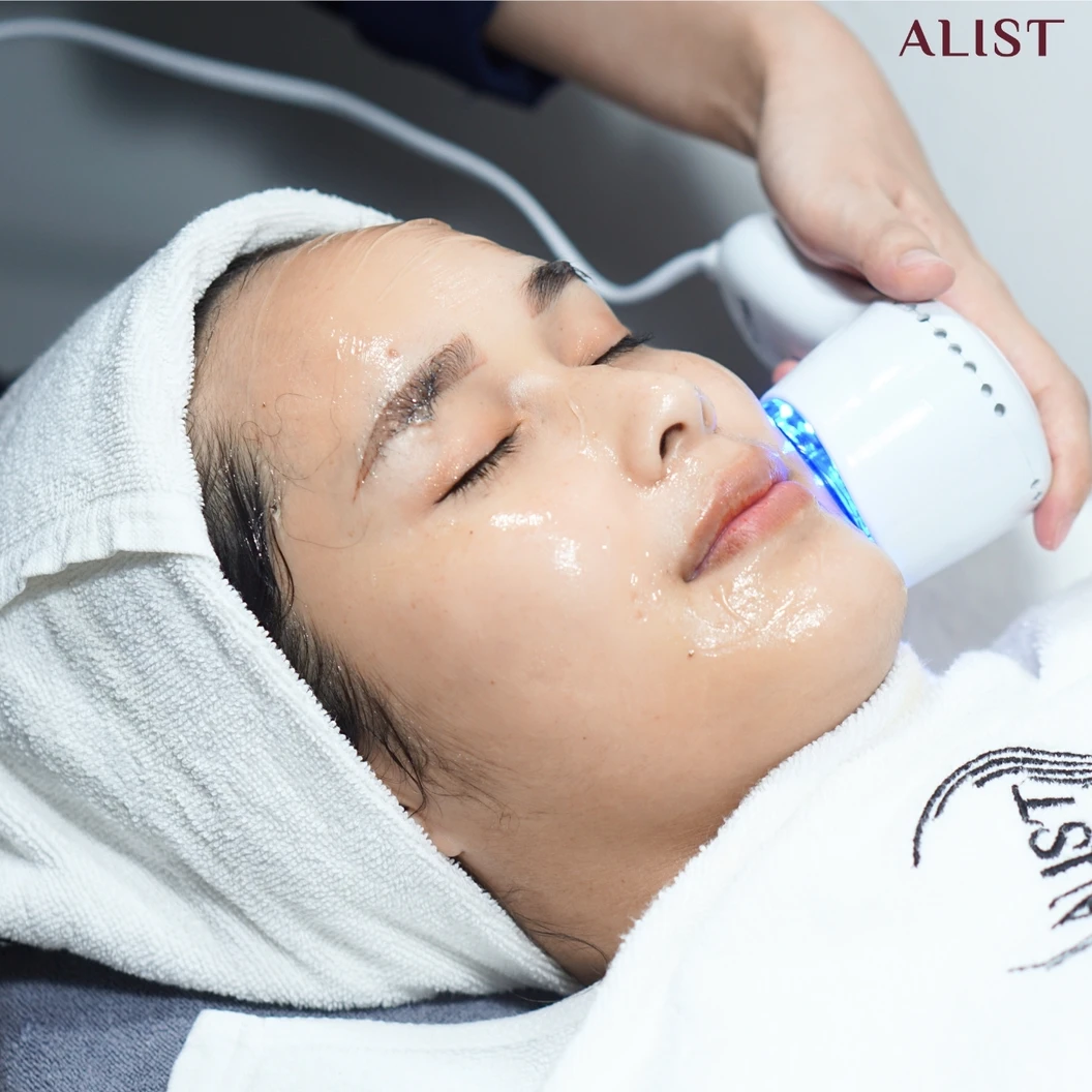 โปรแกรมทรีตเมนต์หน้า ผิวกระจ่างใส (Facial Treatment) 4 ขั้นตอน