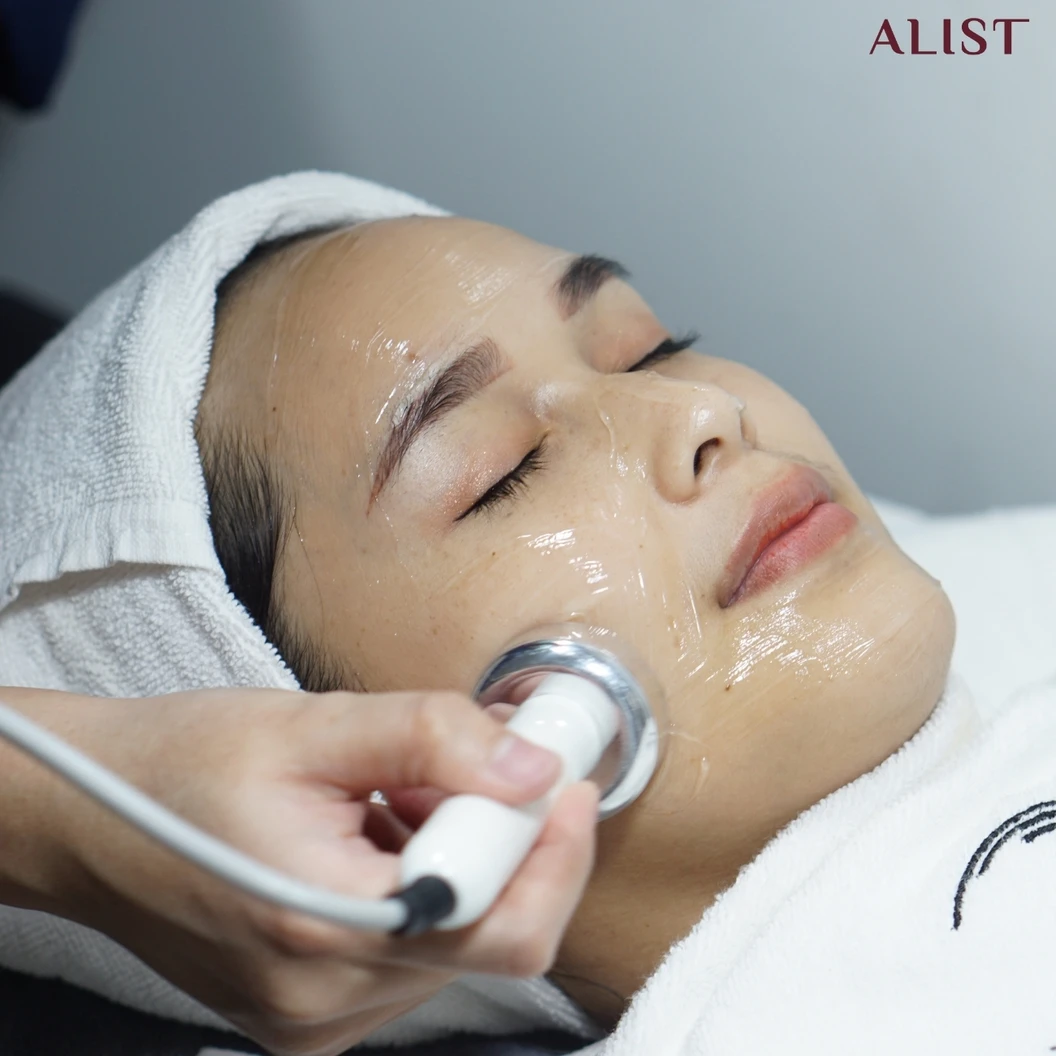 โปรแกรมทรีตเมนต์หน้า ผิวกระจ่างใส (Facial Treatment) 4 ขั้นตอน