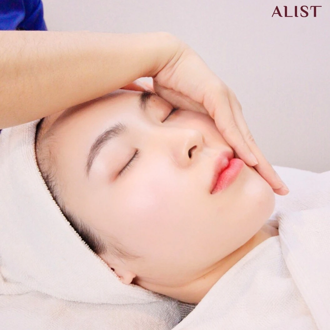 โปรแกรมทรีตเมนต์หน้า นวดยกกระชับ ผ่อนคลาย ฟื้นฟูผิว (Facial Lifting Chiang Mai Massage) 9 ขั้นตอน