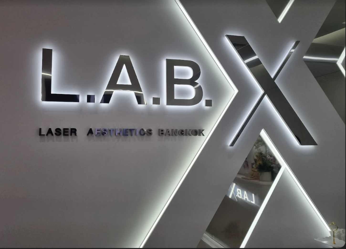 LAB X Clinic สาขาเซ็นทรัลพระราม 2