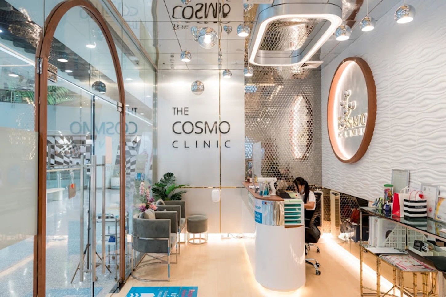 The Cosmo Clinic สาขาเซ็นทรัลปิ่นเกล้า