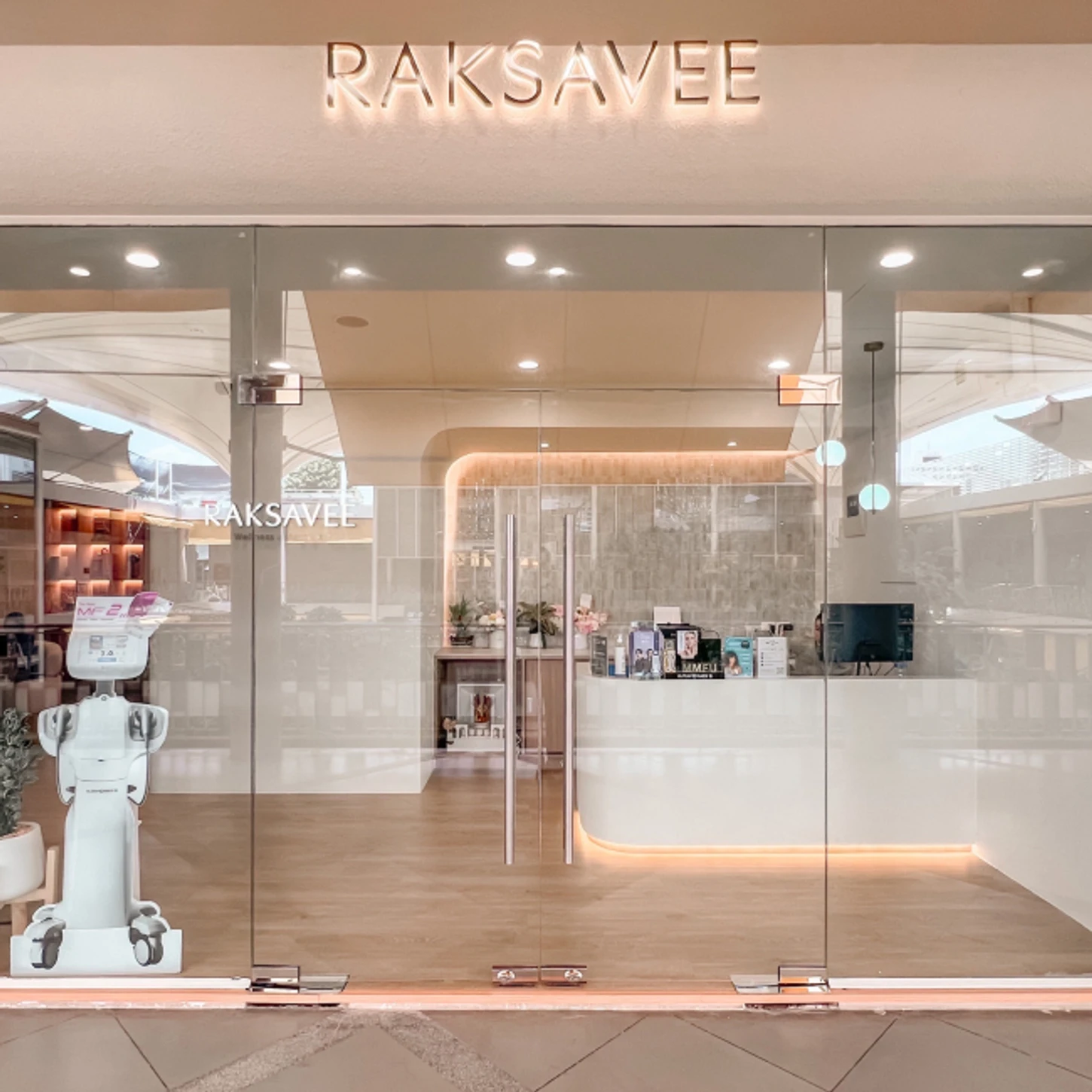 Raksavee Wellness & Aesthetic (รักษวี คลินิกเวชกรรม)