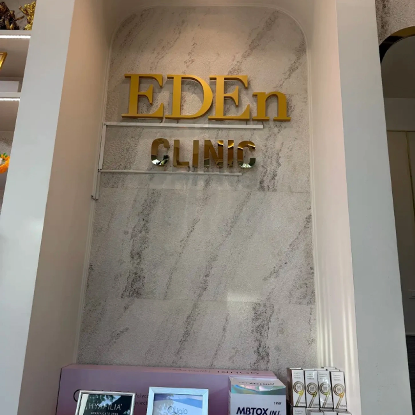 The Eden Clinic (ดิ อีเดน คลินิกเวชกรรม)
