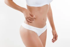 ดูดไขมันหน้าท้องส่วนบนและหน้าท้องส่วนล่าง