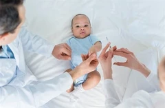 คอร์สฉีดวัคซีนป้องกันปอดอักเสบ IPD 13 สายพันธุ์ 4 เข็ม สำหรับเด็กอายุ 2-6 เดือน