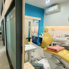 รักษารากฟันกรามใหญ่ พร้อมทำเดือยฟัน และทำครอบฟันชนิดโลหะเคลือบพอซเลน 1 ซี่