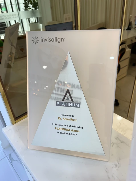 Bangkok New Smile Dental Clinic certificate 1