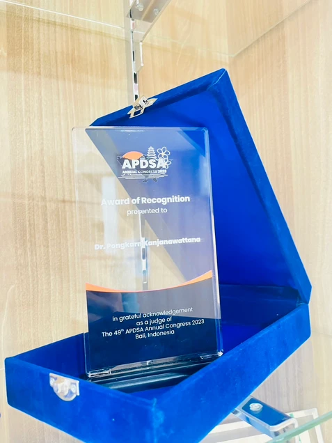 Hachi Dental Clinic certificate 2