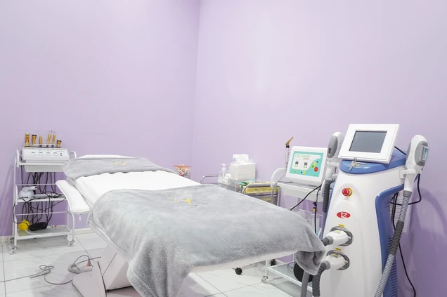 Doctor Fills Clinic photo 5