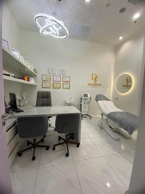 Doctor Fills Clinic photo 6