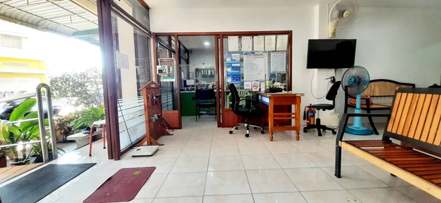 คลินิกแล็บเซ็นเตอร์ photo 1