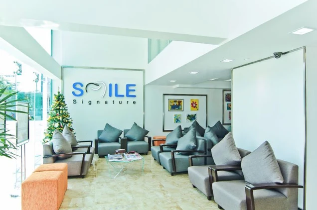 Smile Signature (คลินิกทันตกรรมสไมล์ ซิกเนเจอร์) photo 2