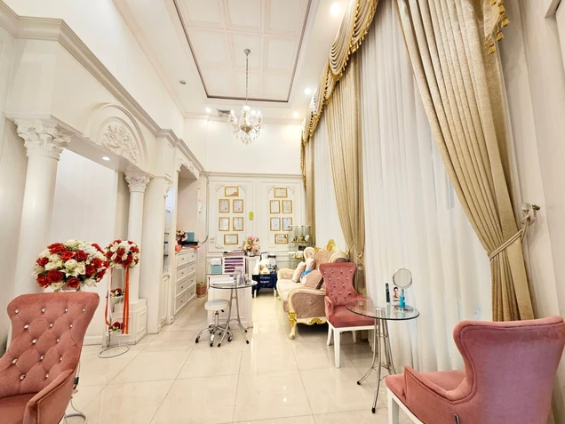 Ellie Clinic photo 6