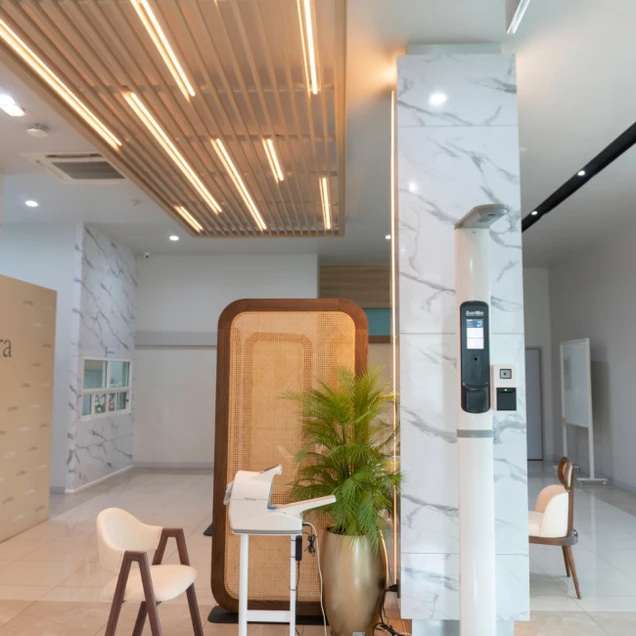 La Mitra HWC photo 3