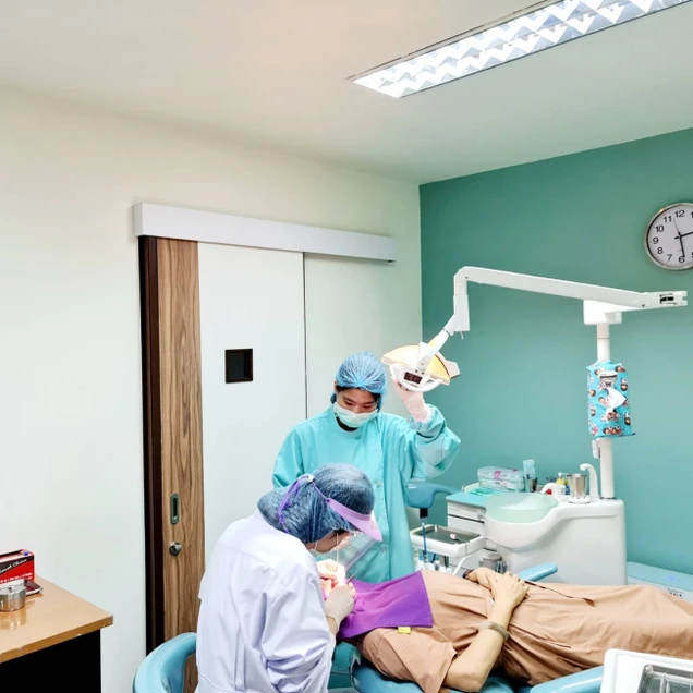 LV Dental Clinic (แอลวีเด็นทัล รัชดา 48) photo 5