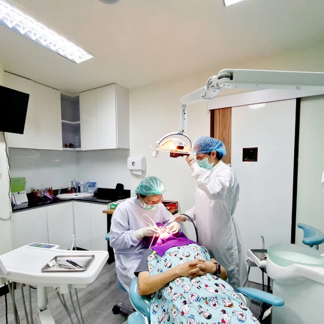 LV Dental Clinic (แอลวีเด็นทัล รัชดา 48) photo 7