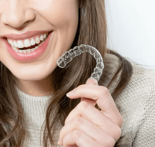 จัดฟันใส